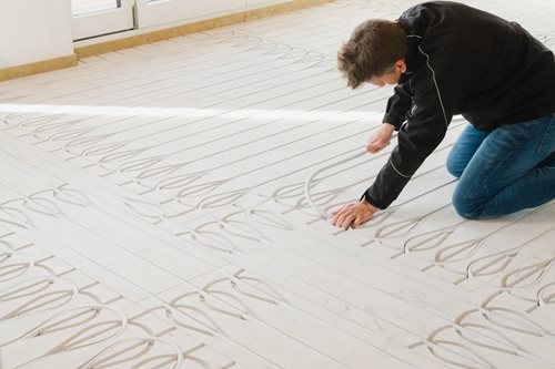 Het belang van de juiste positie van verwarmingsbuizen bij het installeren van vloerverwarming